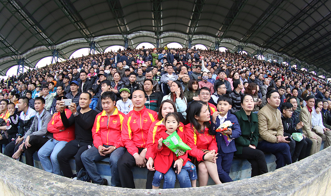 Nam Định hoà tiếc trong ngày chảo lửa Thiên Trường chật kín khán giả